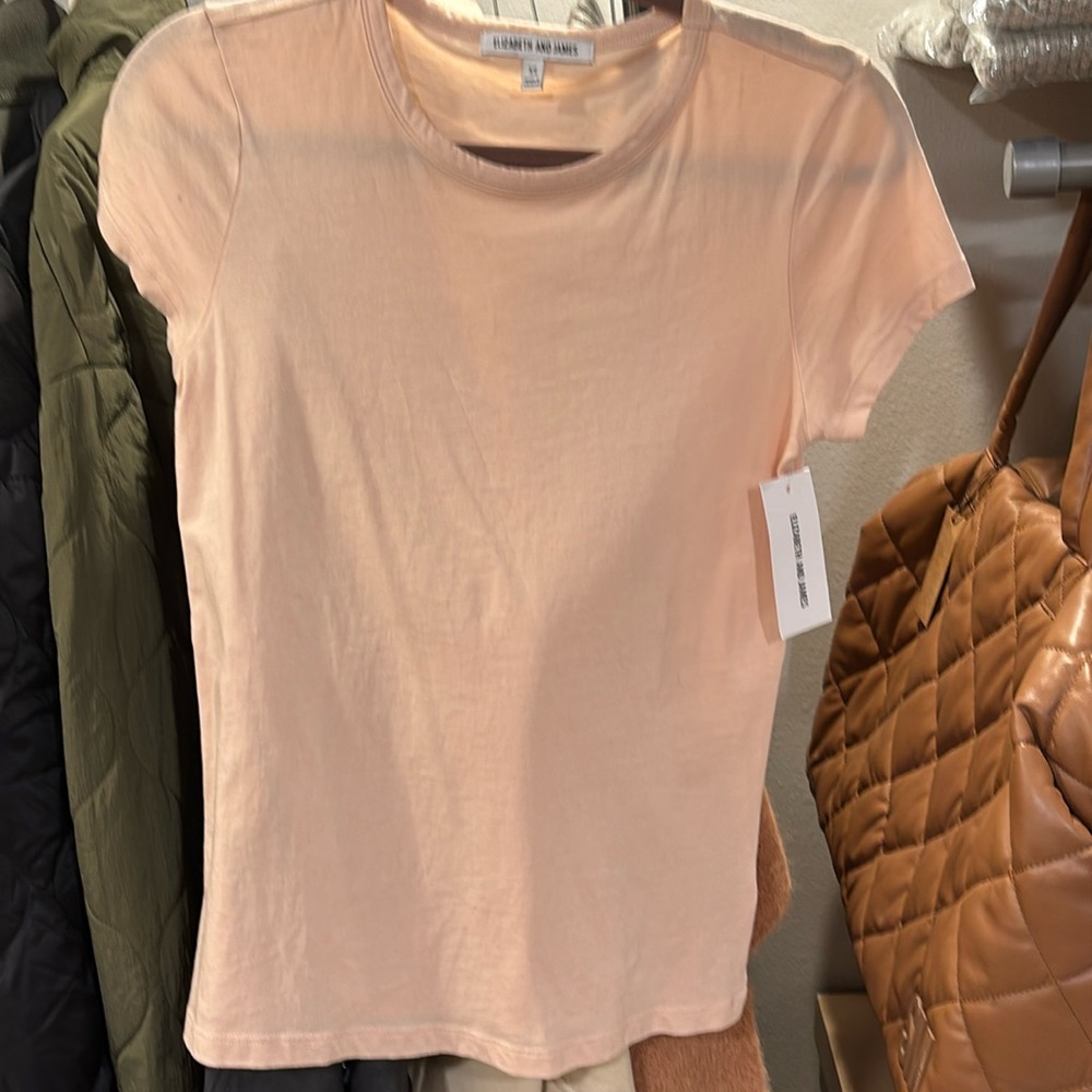 Elizabeth and James tshirt size XS